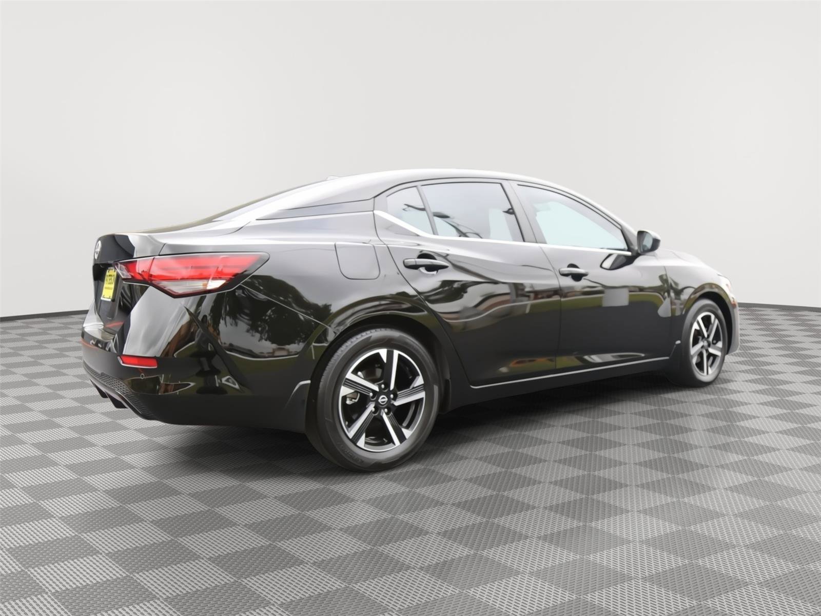 Used 2025 Nissan Sentra SV FWD image 3