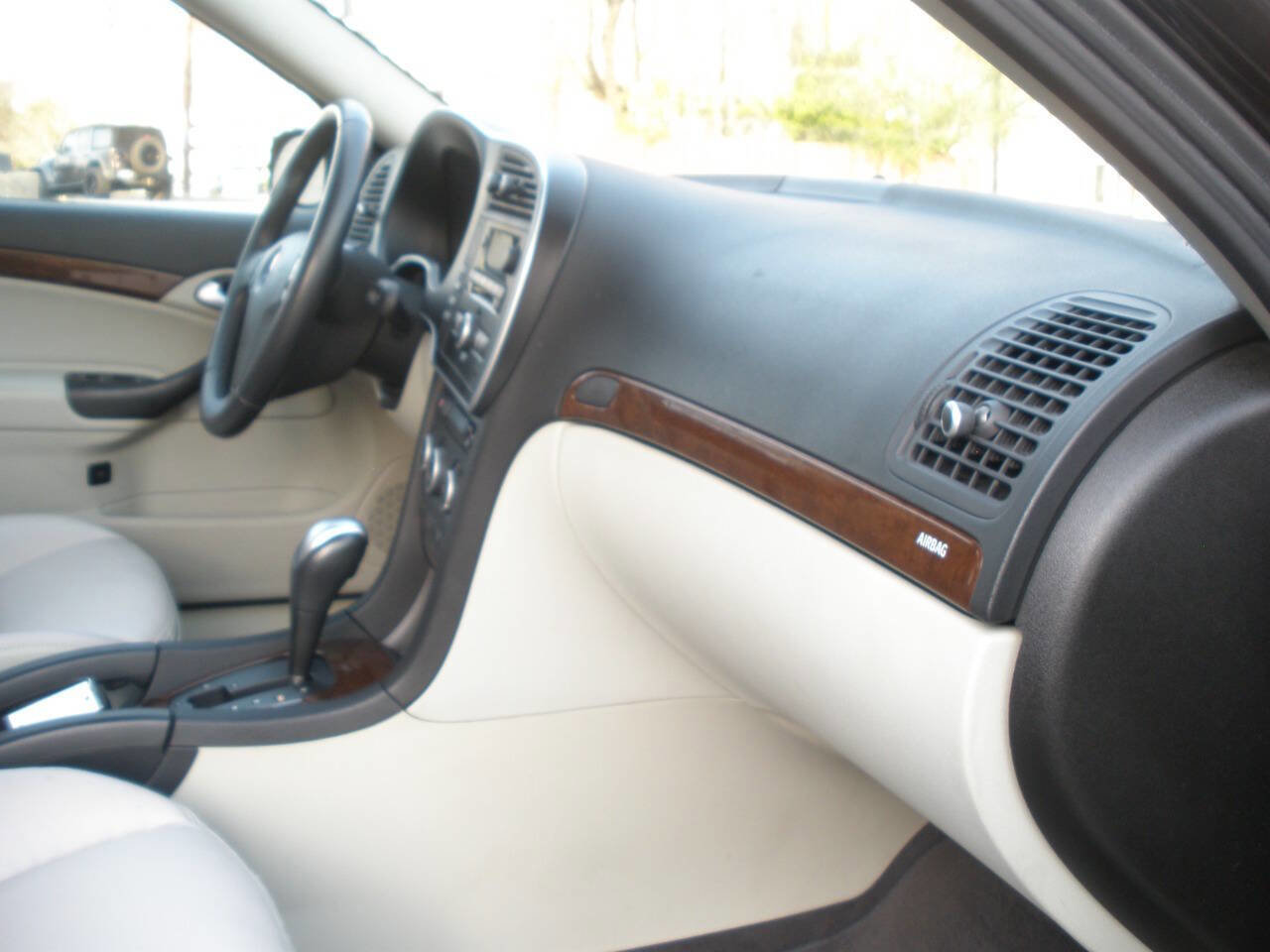Used 2008 Saab 9-3 2.0T w/ Moonroof Package image 29