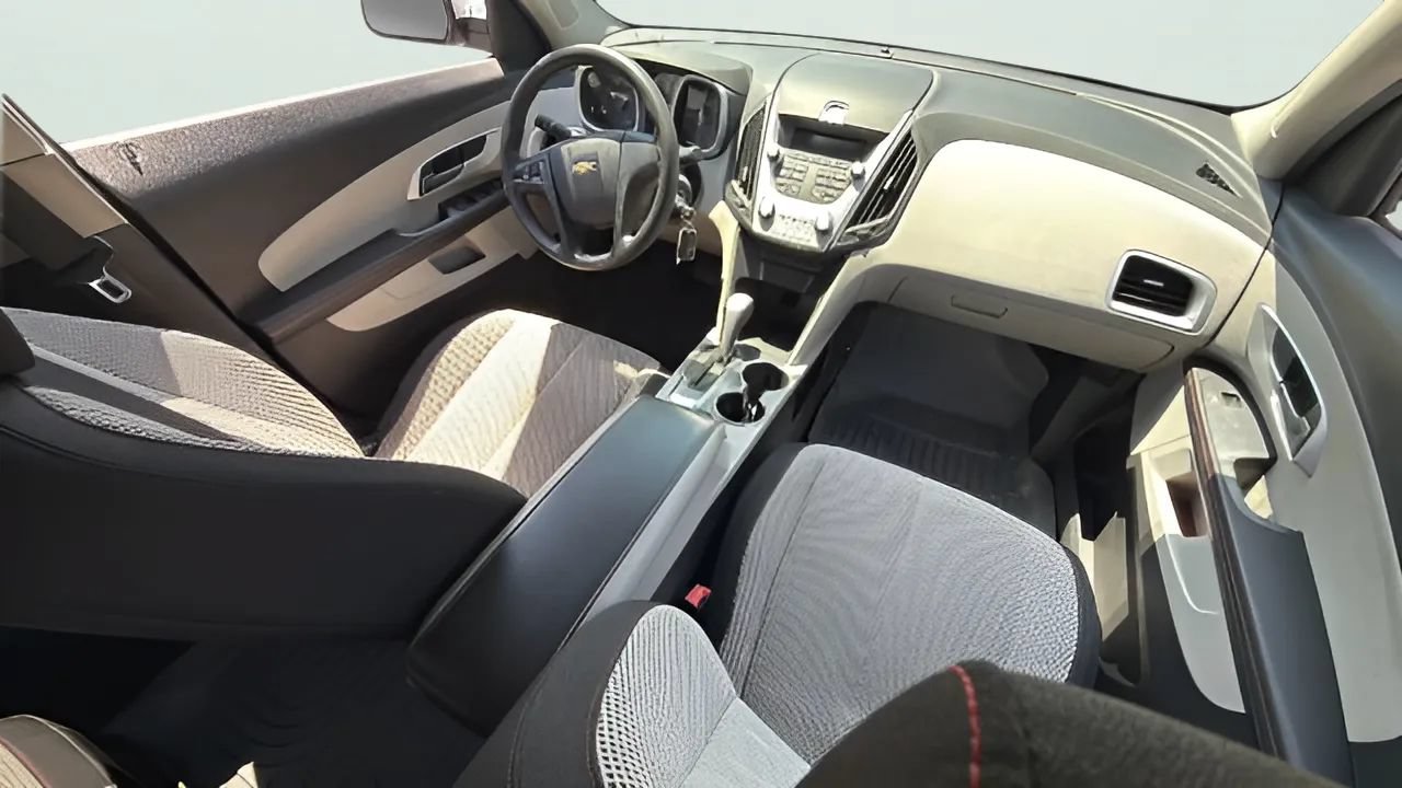 Used 2010 Chevrolet Equinox LT AWD/4WD image 8