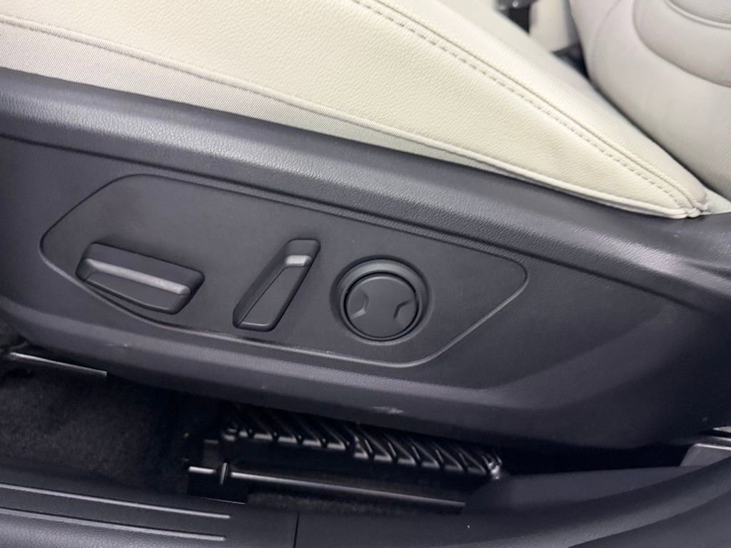Used 2025 Hyundai Tucson Limited AWD/4WD image 26
