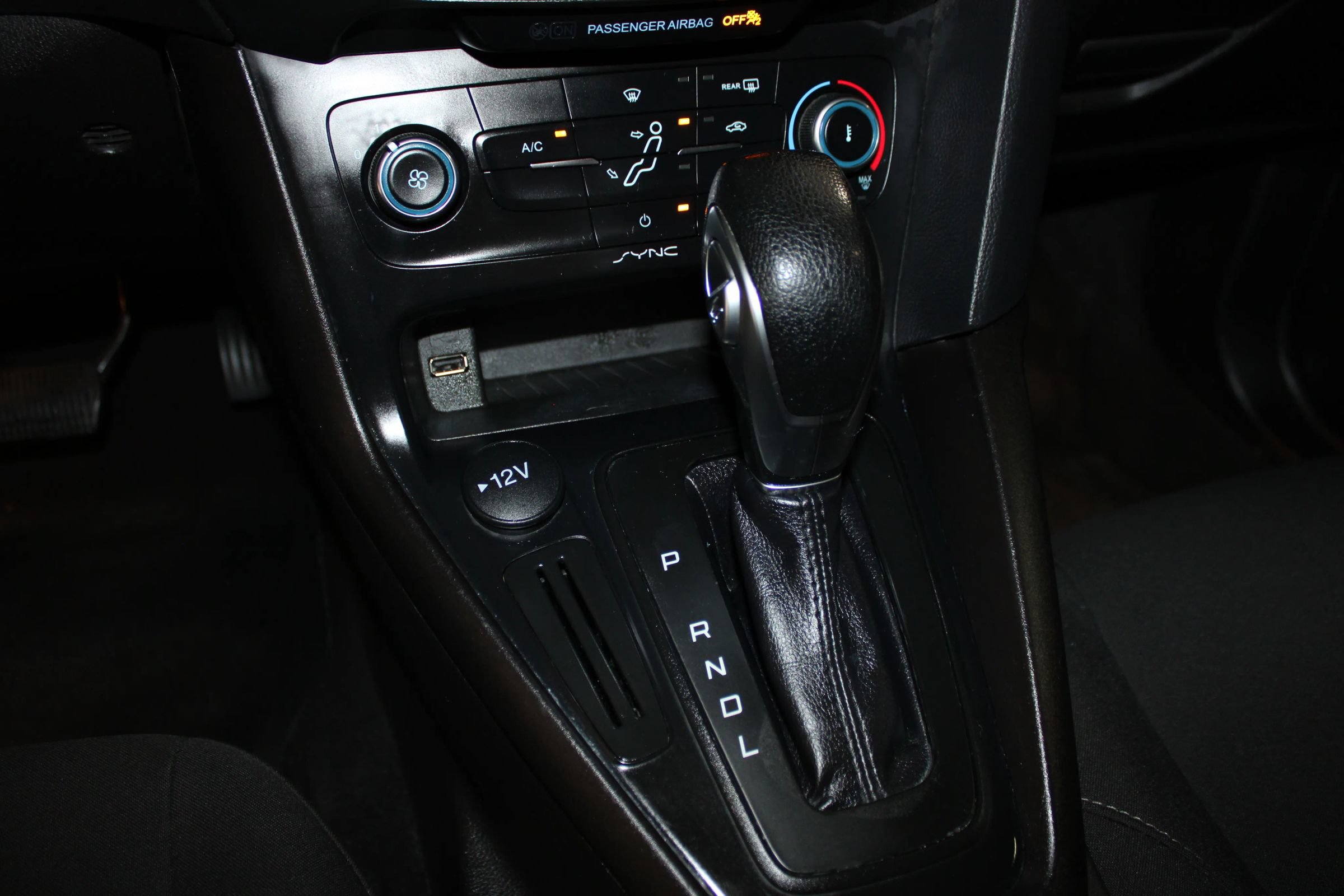 Used 2018 Ford Focus SE FWD image 18