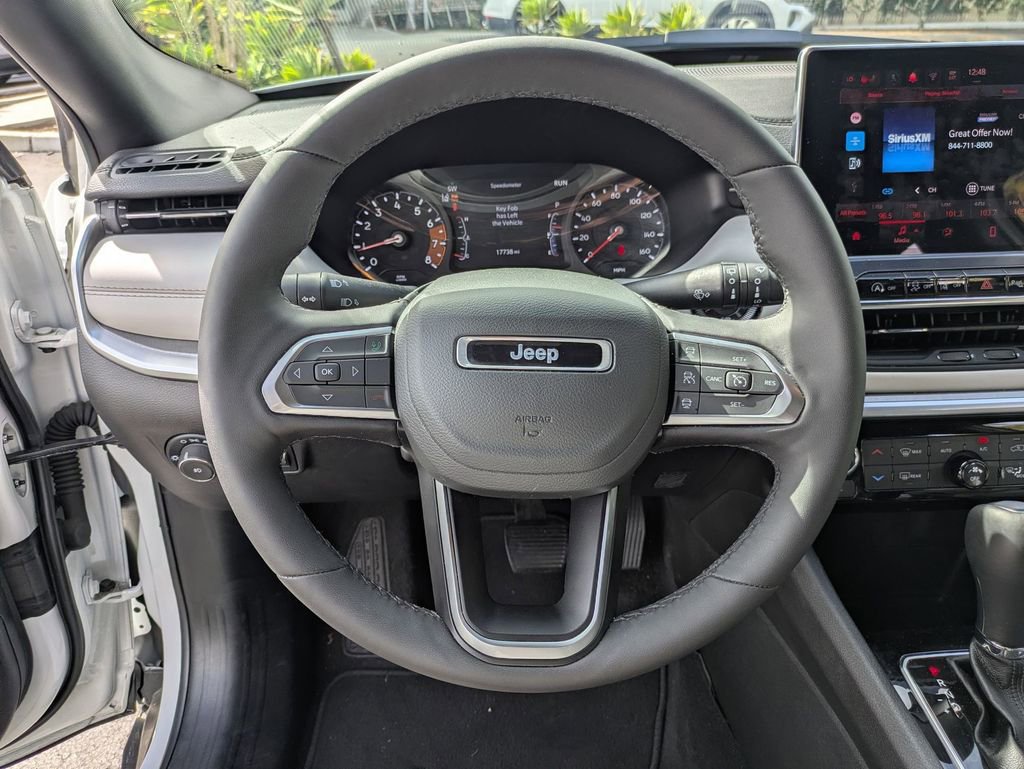 Used 2025 Jeep Compass Limited image 18