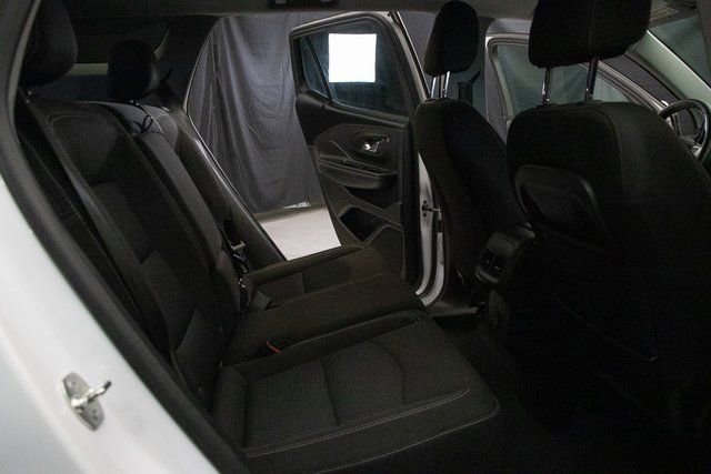 Used 2024 GMC Terrain SLE image 18