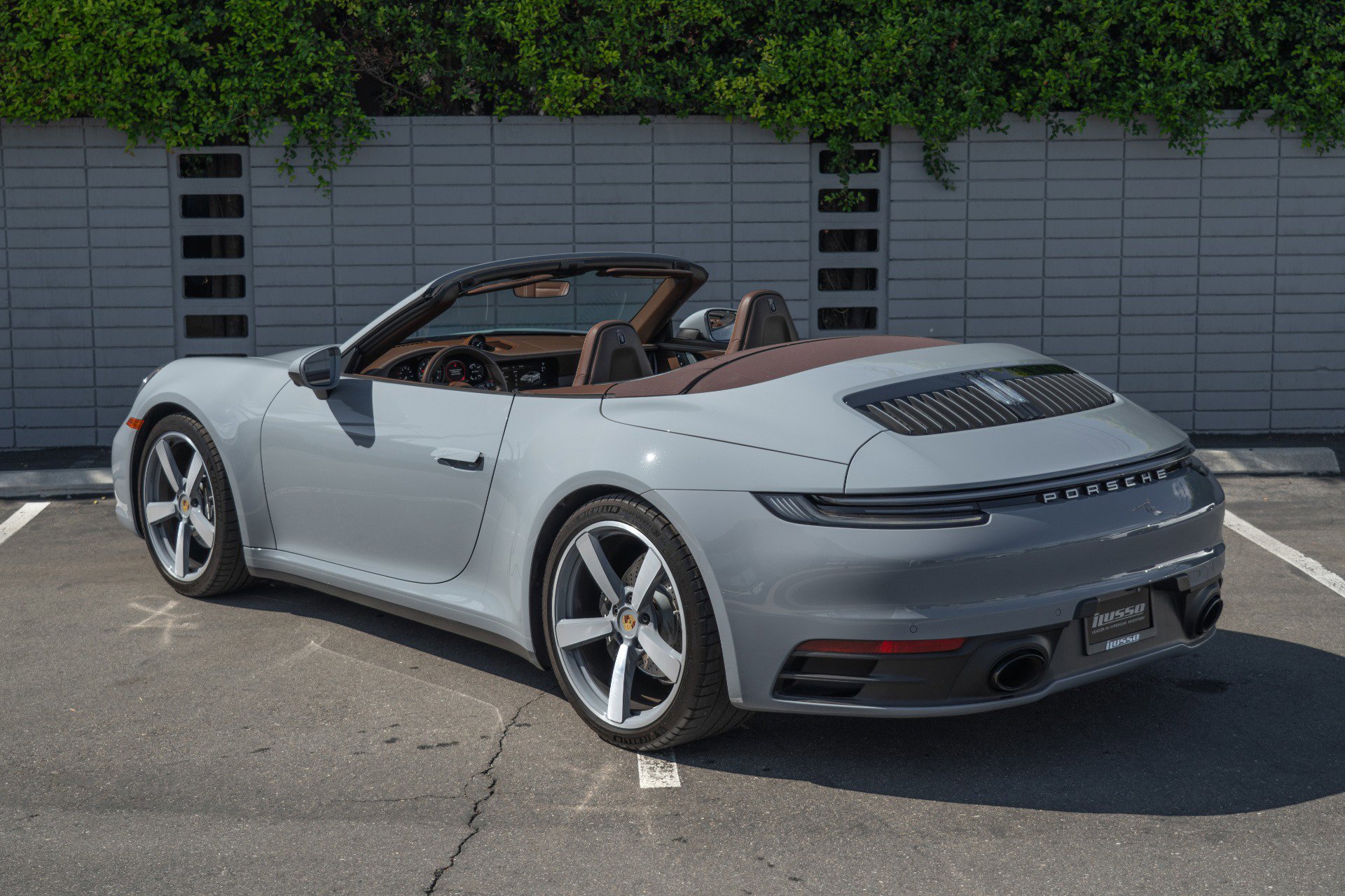 Used 2024 Porsche 911 Carrera image 3