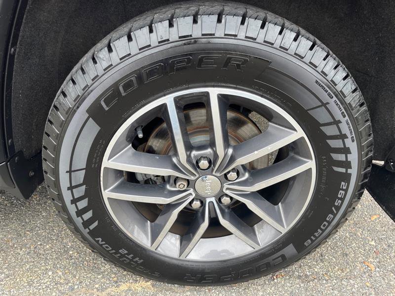 Used 2018 Jeep Grand Cherokee Limited image 7