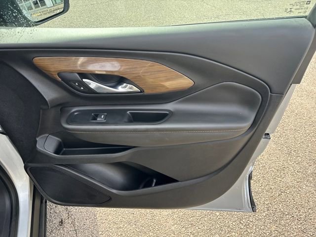 Used 2020 GMC Terrain SLE w/ Driver Convenience Package image 32