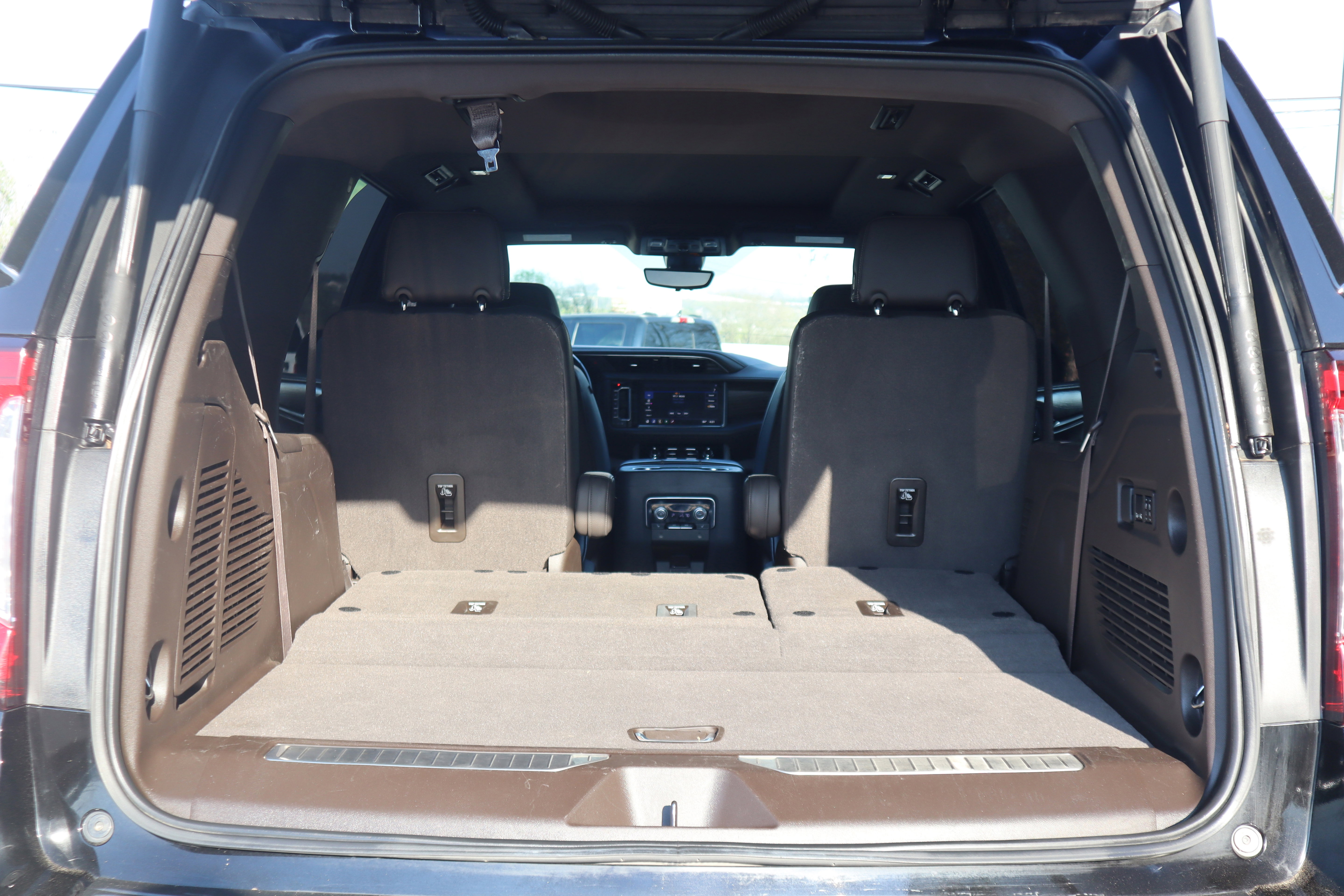 Used 2021 GMC Yukon Denali w/ Denali Premium Package image 43