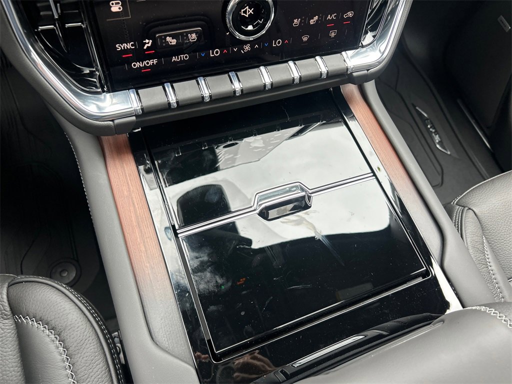 New 2026 GMC Yukon Denali w/ Sun & Power Step Package image 25