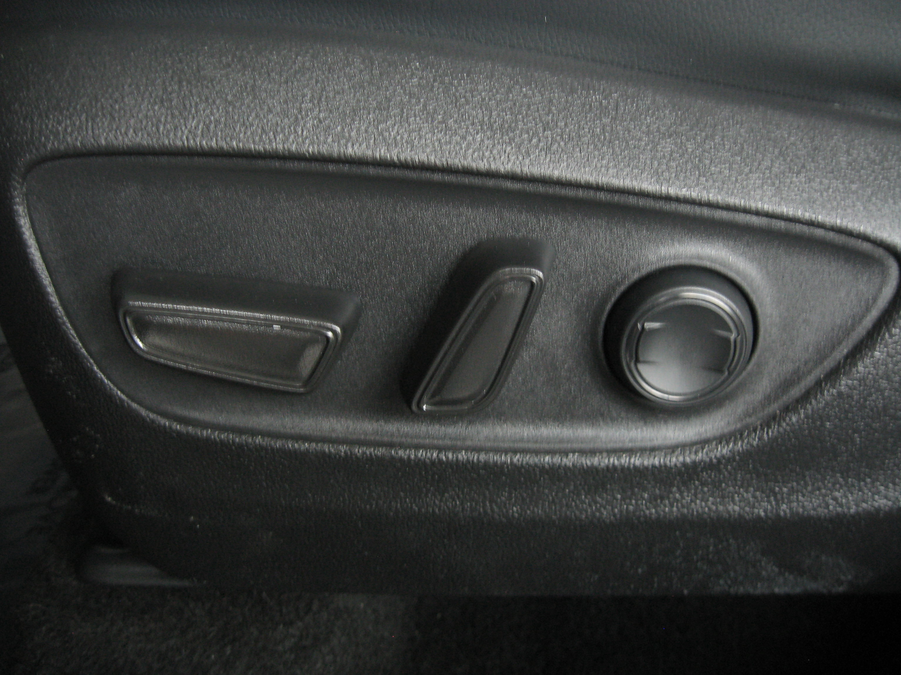 Used 2023 Toyota Highlander XLE image 14