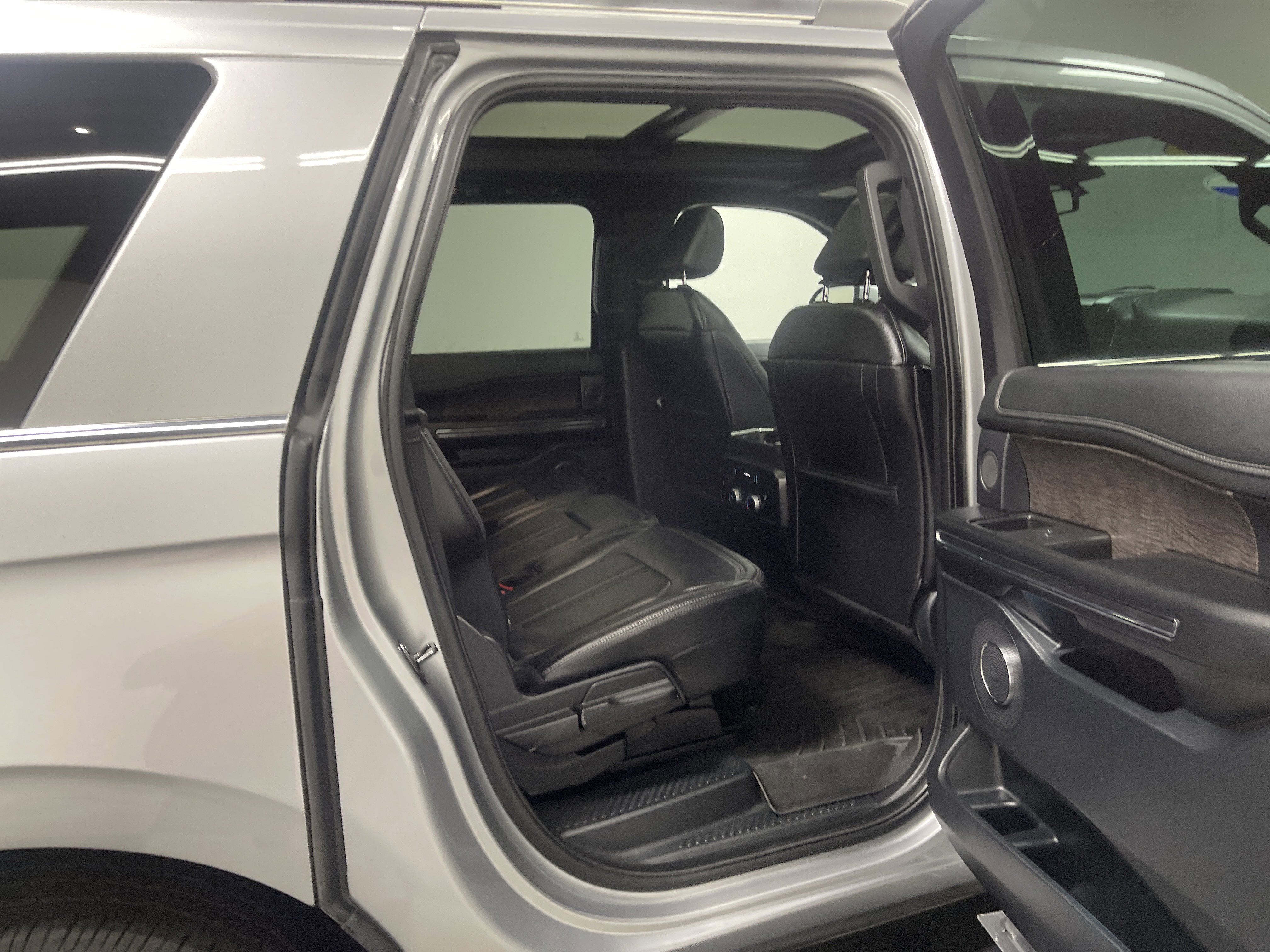 Used 2021 Ford Expedition Max Limited image 21