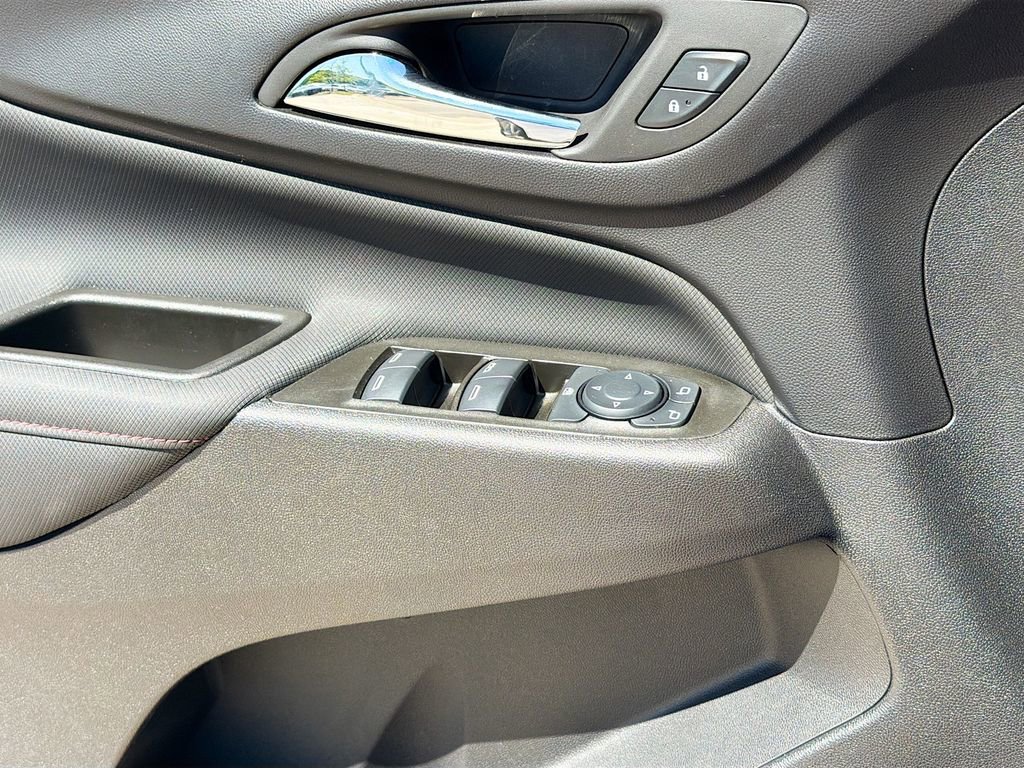 Used 2024 Chevrolet Equinox RS w/ RS Leather Package FWD image 28