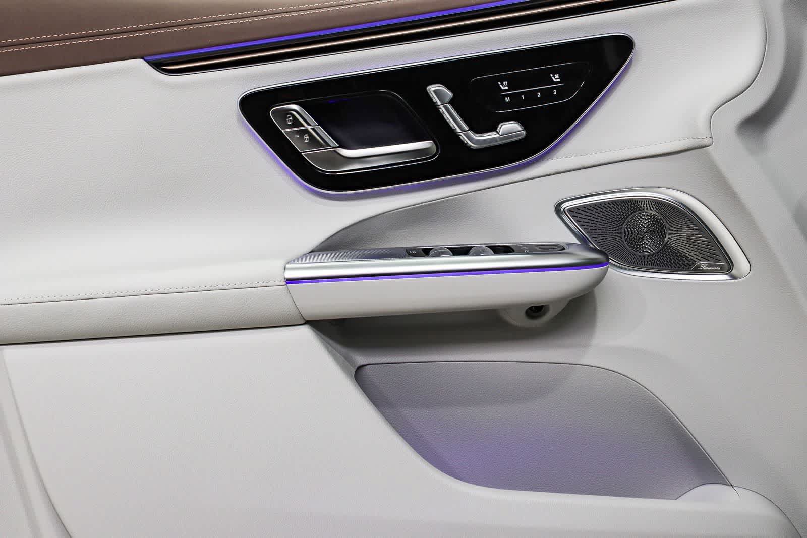 New 2026 Mercedes-Benz EQE 320 4MATIC SUV image 12