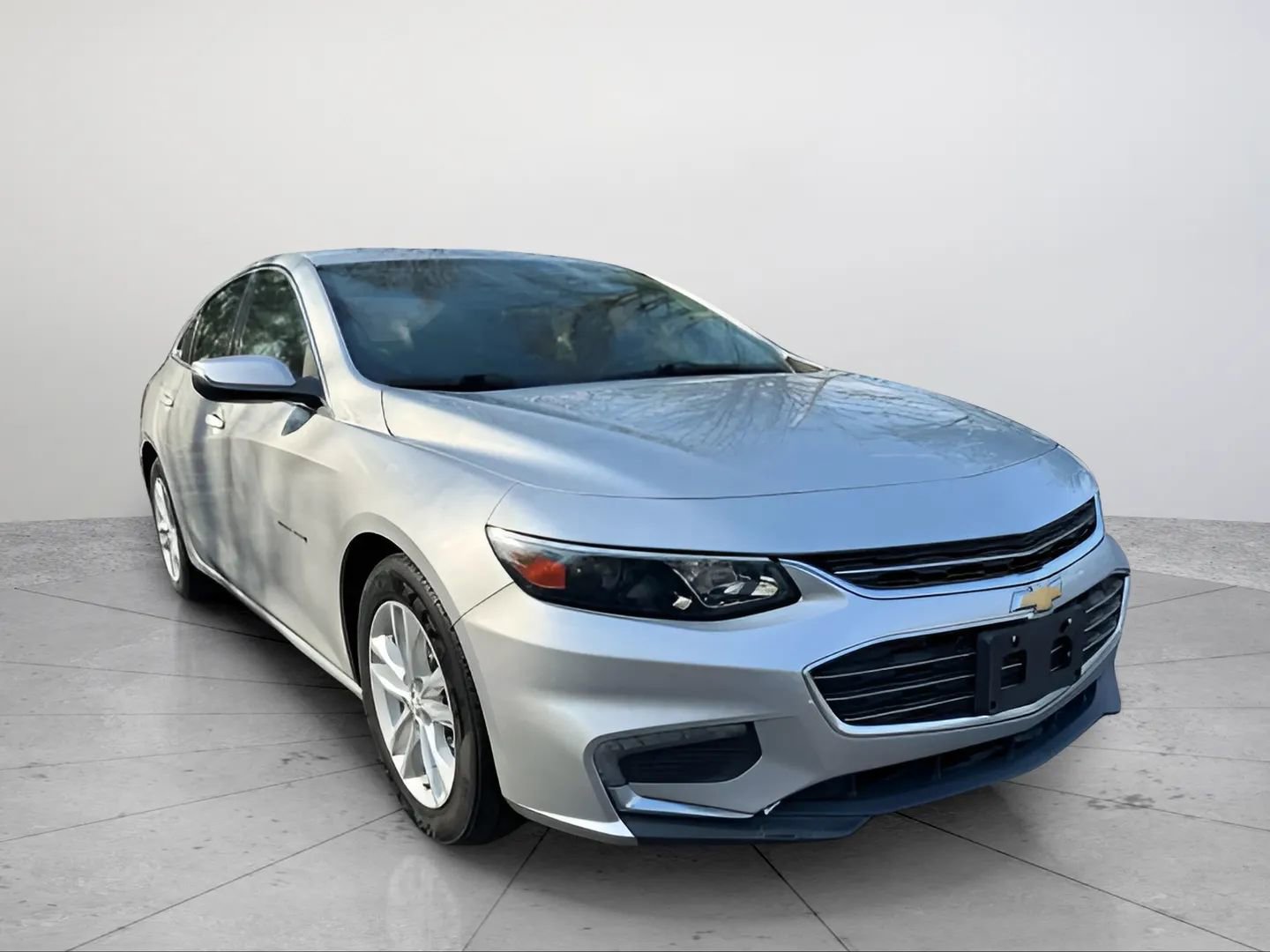 Used 2016 Chevrolet Malibu LT w/ Leather Package FWD image 10