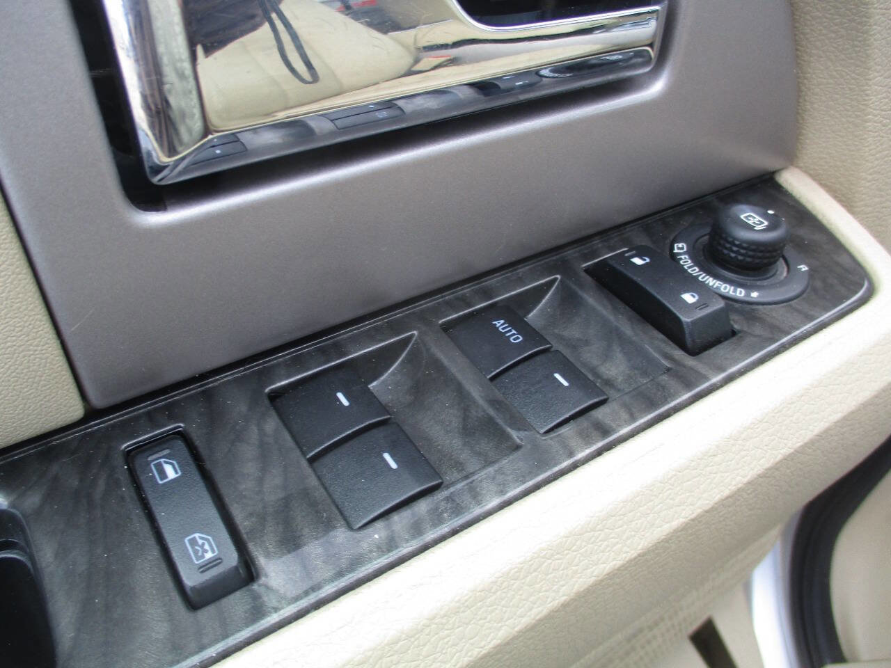 Used 2017 Ford Expedition EL Limited w/ Equipment Group 301A image 13