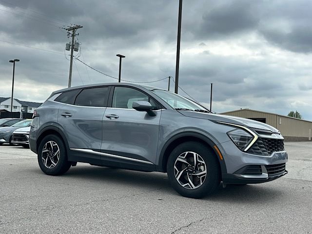 Used 2025 Kia Sportage LX FWD image 9