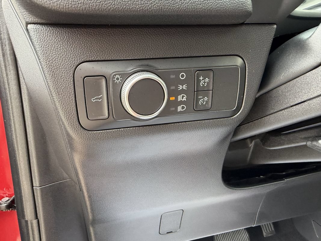 Used 2022 Ford Escape SE w/ SE Sport Appearance Package AWD/4WD image 13