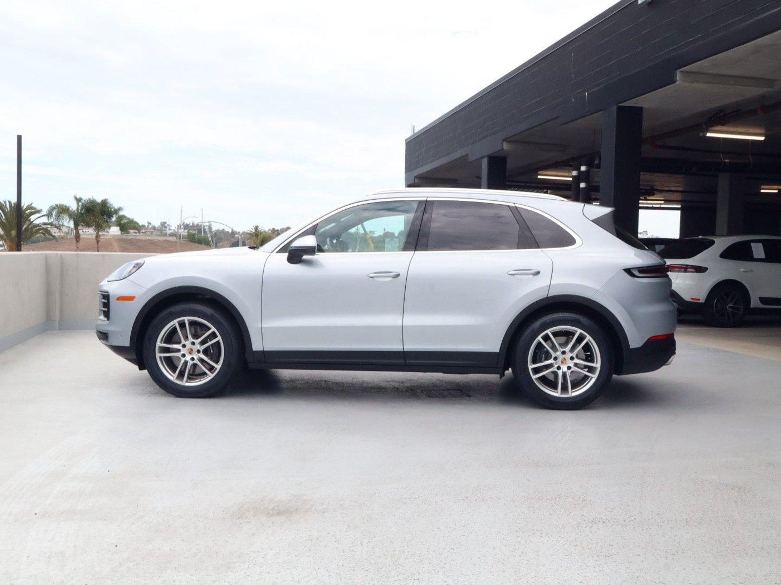 Certified 2025 Porsche Cayenne AWD/4WD video 2