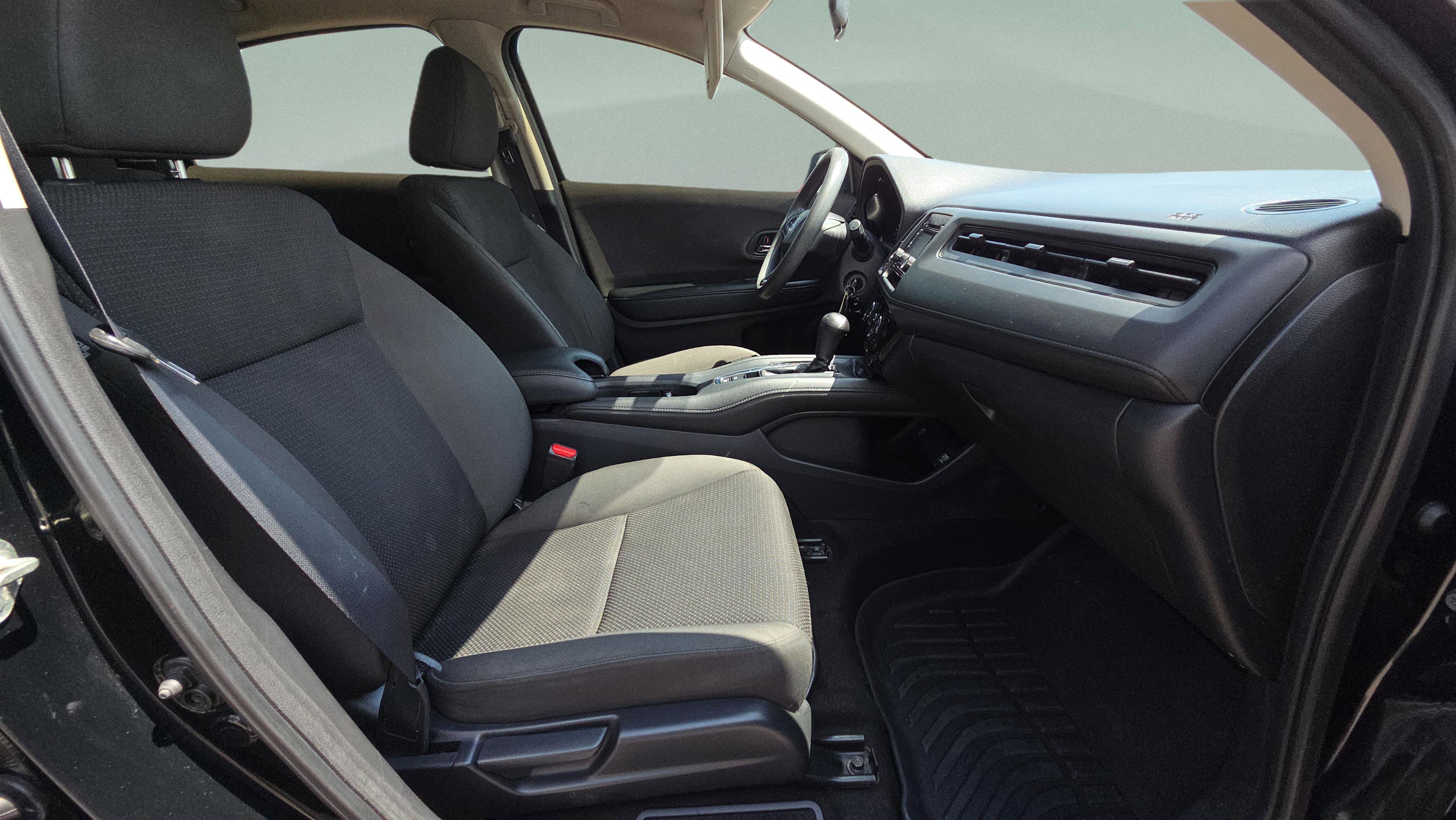 Used 2019 Honda HR-V LX image 16