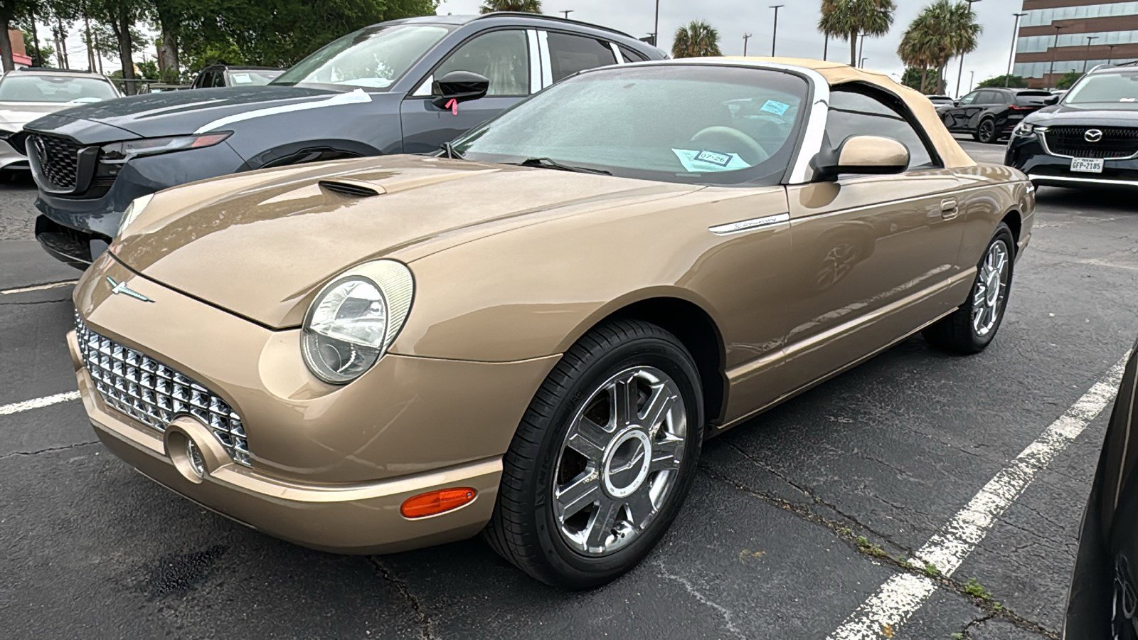 Used 2005 Ford Thunderbird image 2