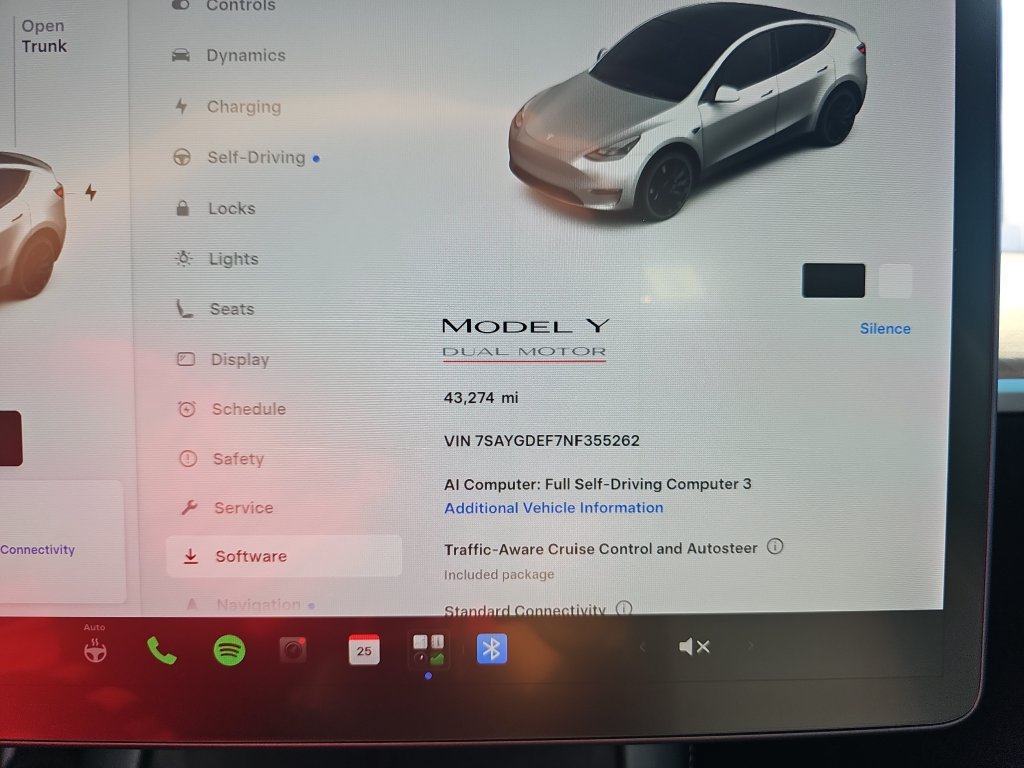 Used 2022 Tesla Model Y Performance AWD/4WD image 19