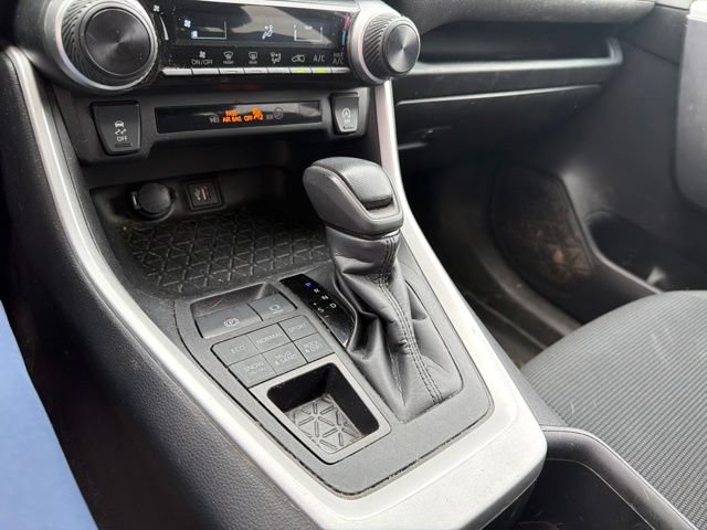 Certified 2024 Toyota RAV4 LE AWD/4WD image 27