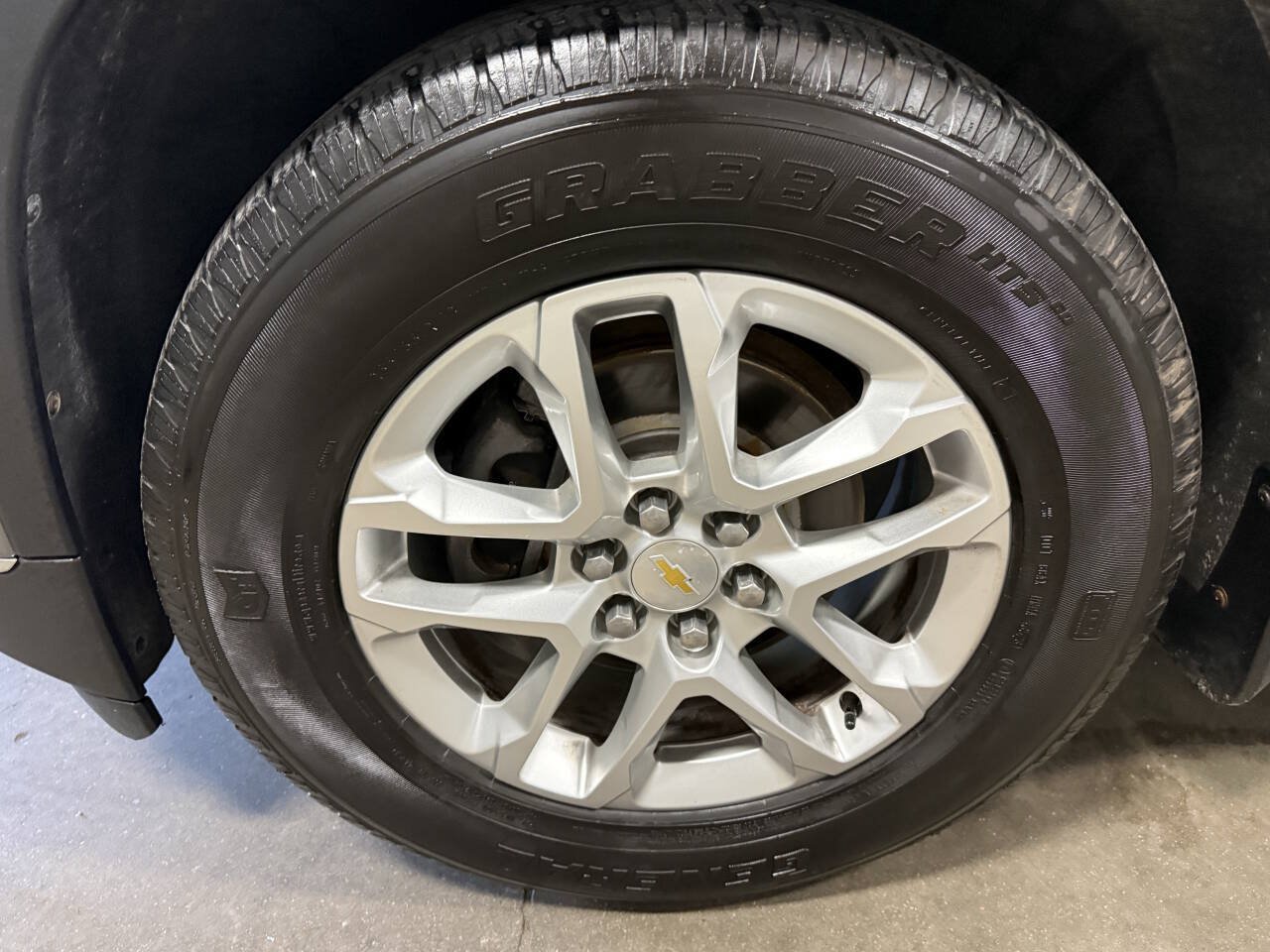 Used 2020 Chevrolet Traverse LT w/ LPO, Floor Liner Package AWD/4WD image 9