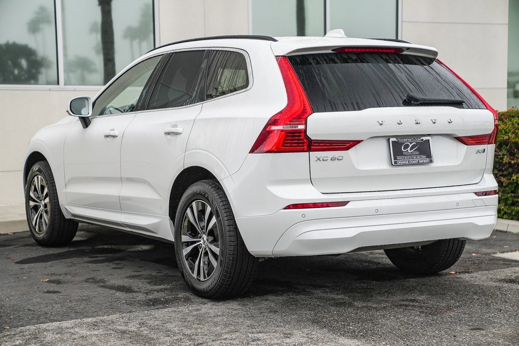 Used 2023 Volvo XC60 B5 Core image 4