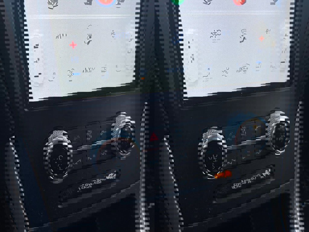 Used 2024 Ford Edge SEL image 14