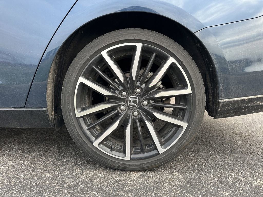 Used 2024 Honda Accord Touring image 7