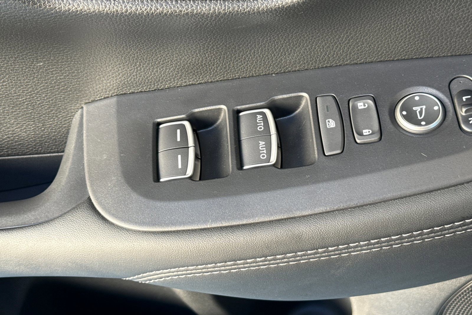 Certified 2026 Honda HR-V EX-L image 13