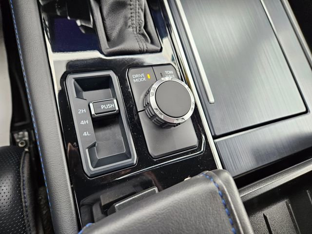 Used 2025 Toyota Sequoia Platinum AWD/4WD image 33
