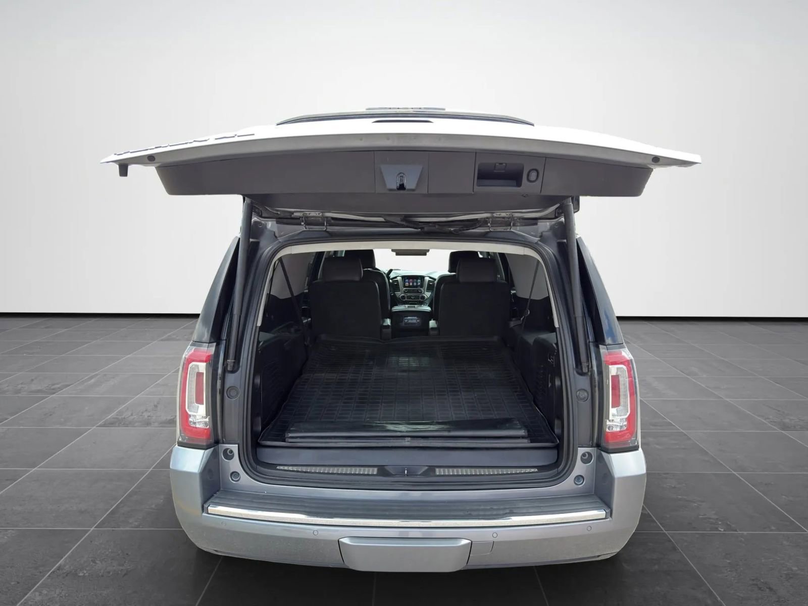 Used 2018 GMC Yukon XL Denali w/ Denali Ultimate Package image 31