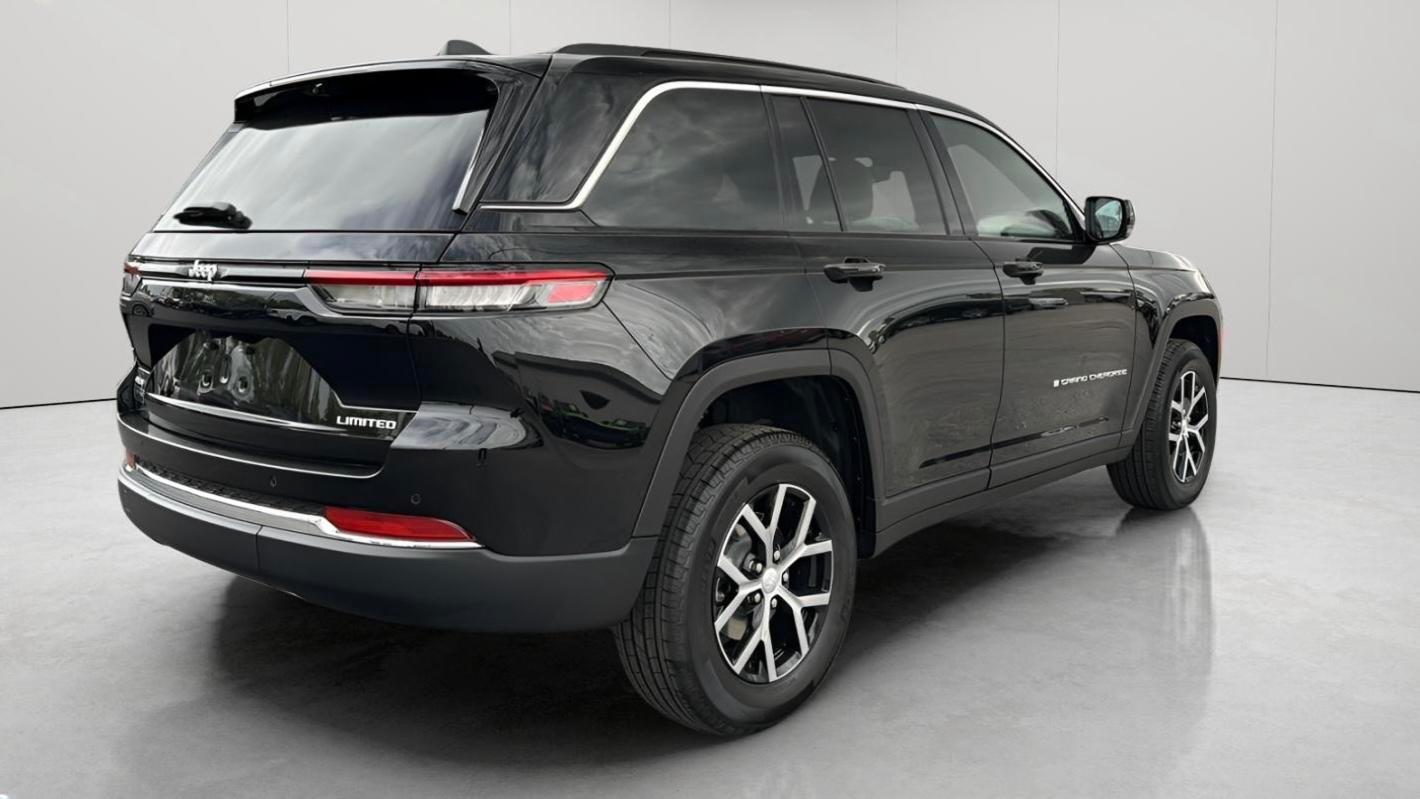 New 2025 Jeep Grand Cherokee Limited w/ Luxury Tech Group II AWD/4WD image 4