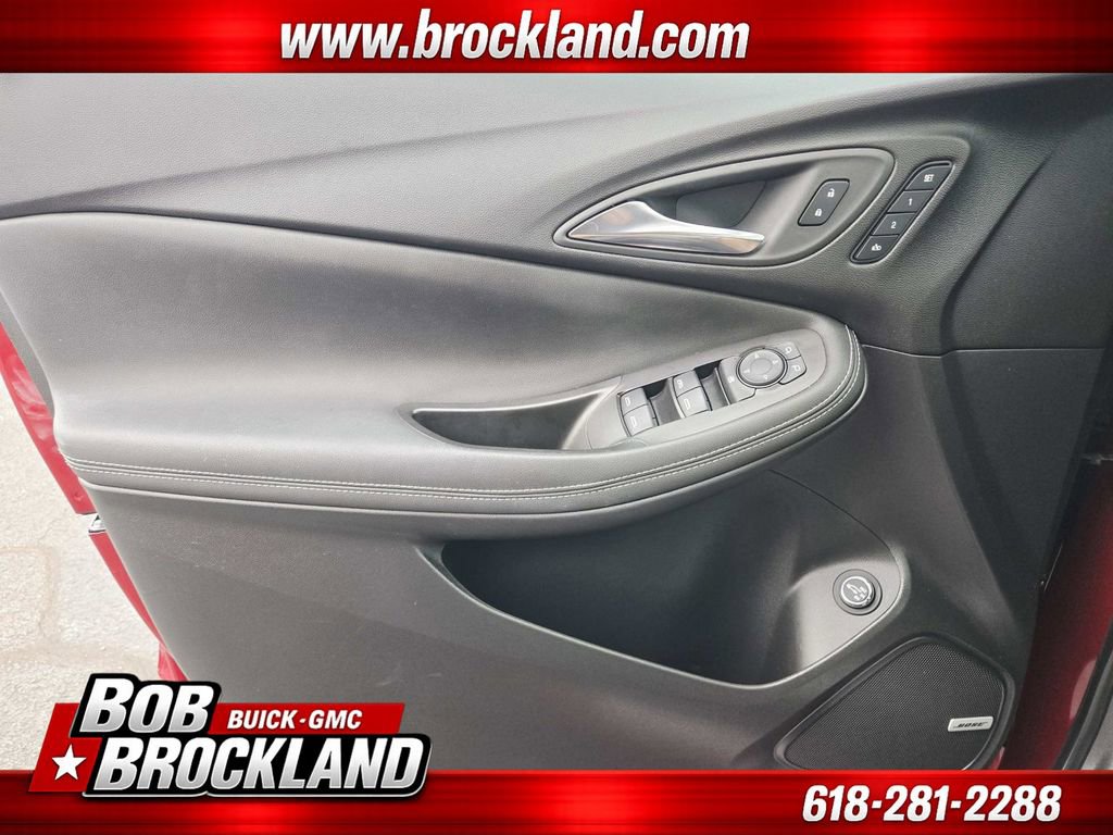 Used 2024 Buick Encore GX Avenir w/ Avenir Technology Package FWD image 30