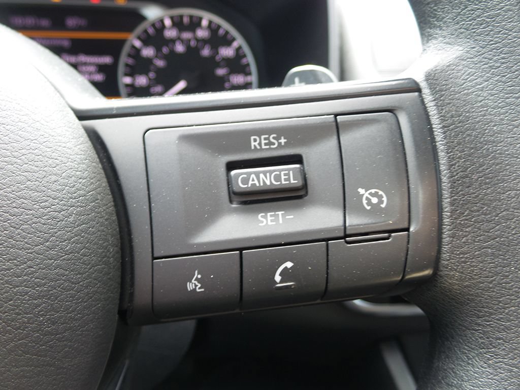 Used 2024 Nissan Rogue S FWD image 35