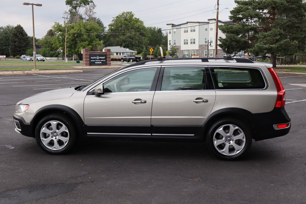 Used 2011 Volvo XC70 T6 image 9