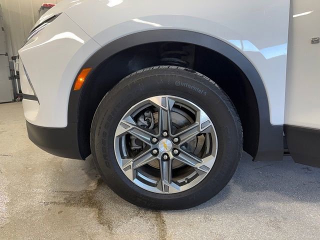 Used 2024 Chevrolet Blazer LT w/ Driver Confidence Package image 11