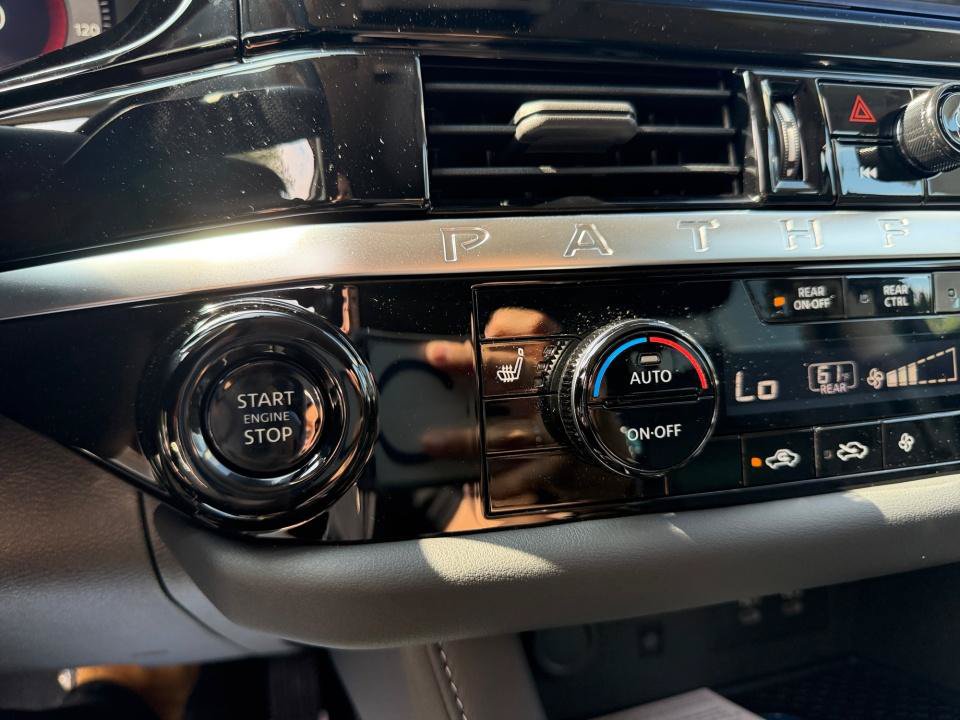 New 2026 Nissan Pathfinder SL FWD image 20