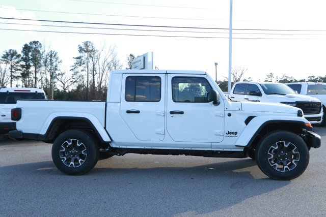 New 2026 Jeep Gladiator Sahara image 4