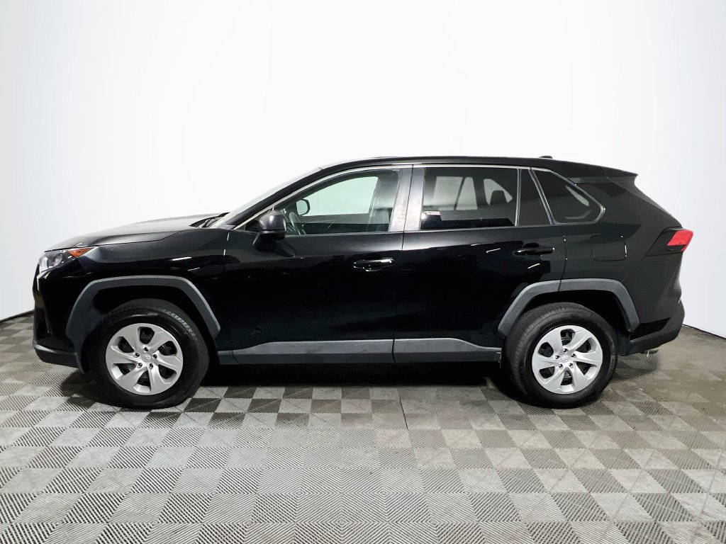 Certified 2022 Toyota RAV4 LE AWD/4WD image 4