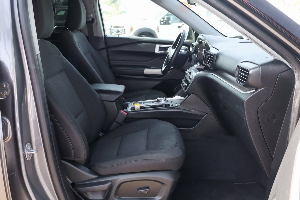 Used 2022 Ford Explorer XLT image 35