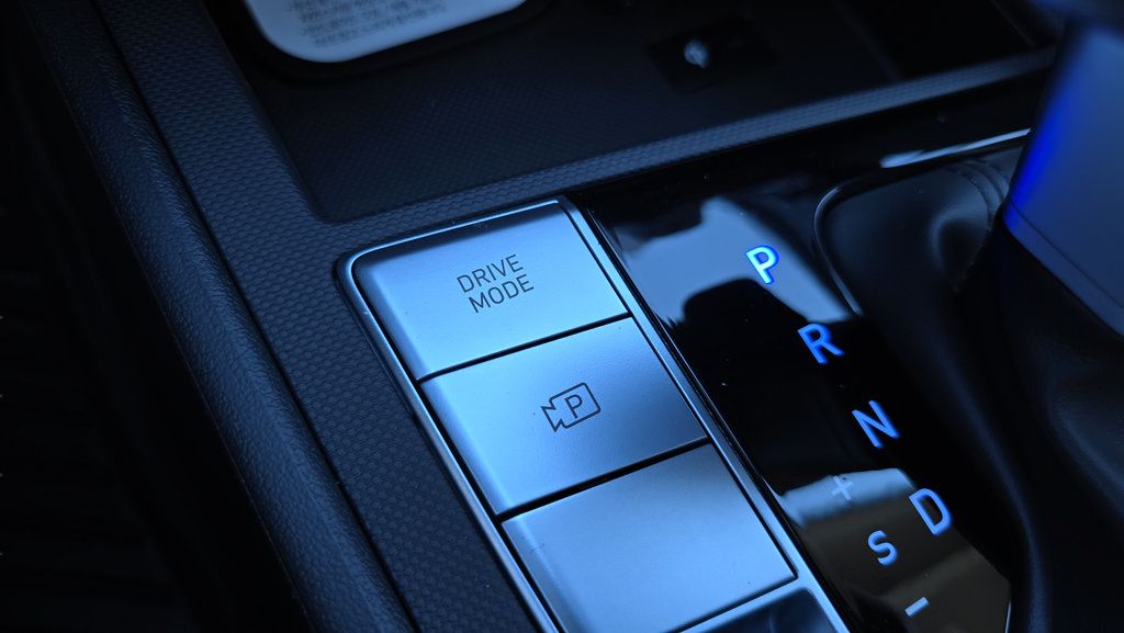 New 2026 Hyundai Elantra Limited FWD image 33