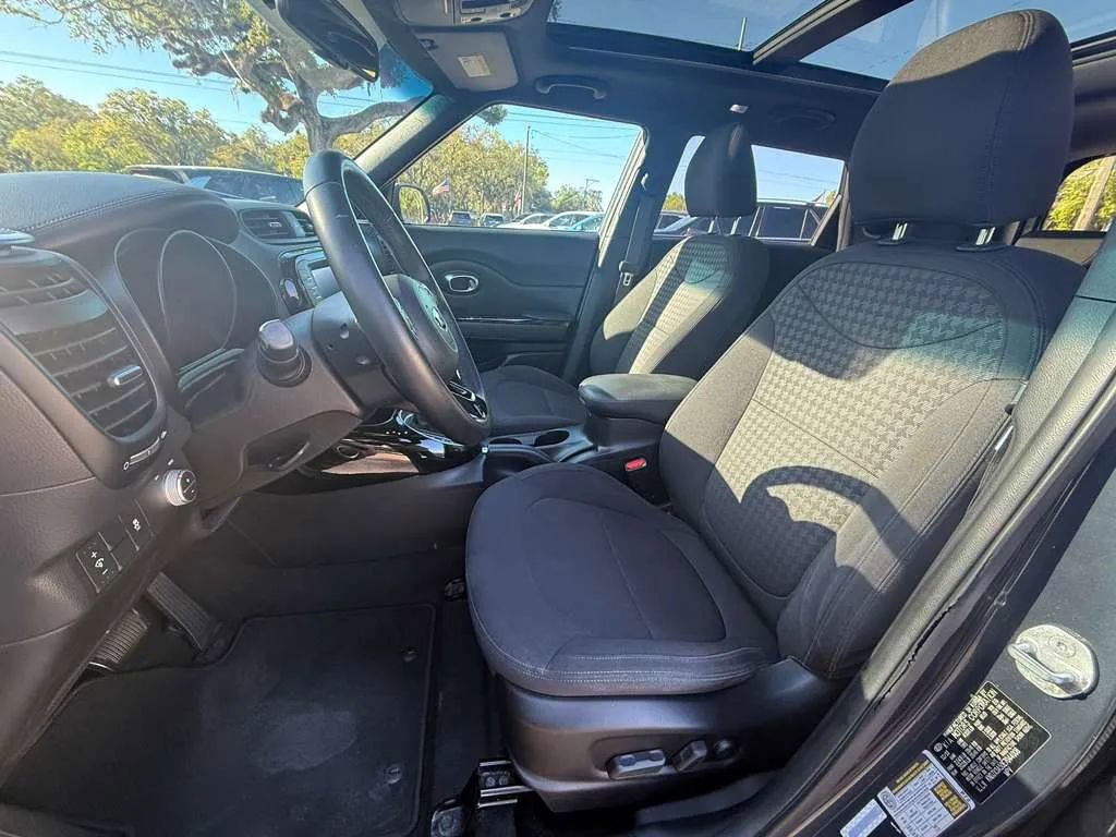 Used 2014 Kia Soul ! w/ Sun & Sound Package FWD image 17