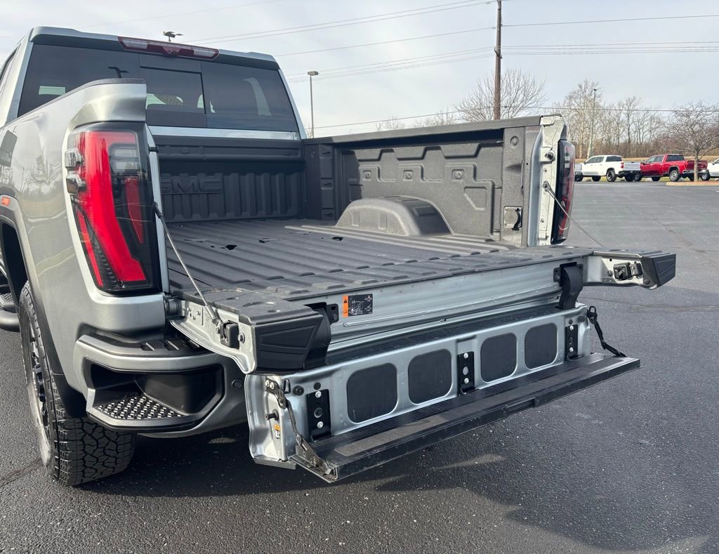 Used 2025 GMC Sierra 2500 AT4 w/ Technology Package image 22