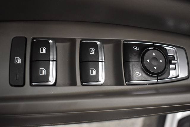 Used 2026 Kia Carnival FWD image 21