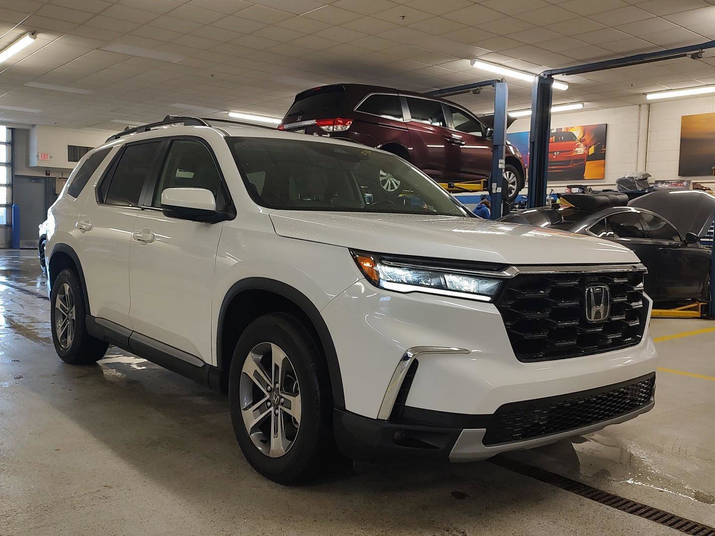 Used 2024 Honda Pilot EX-L image 4