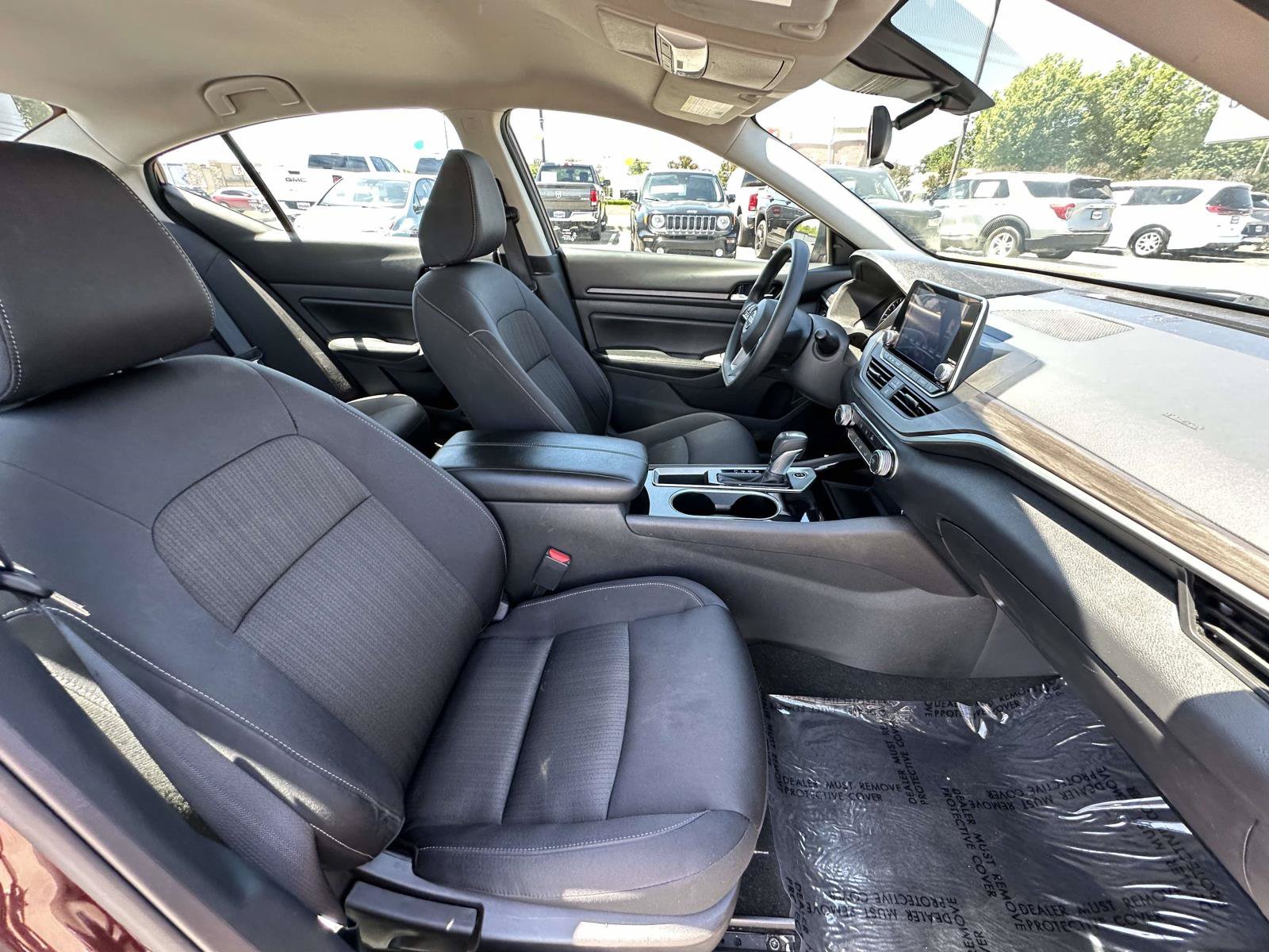Used 2024 Nissan Altima 2.5 SV FWD image 26