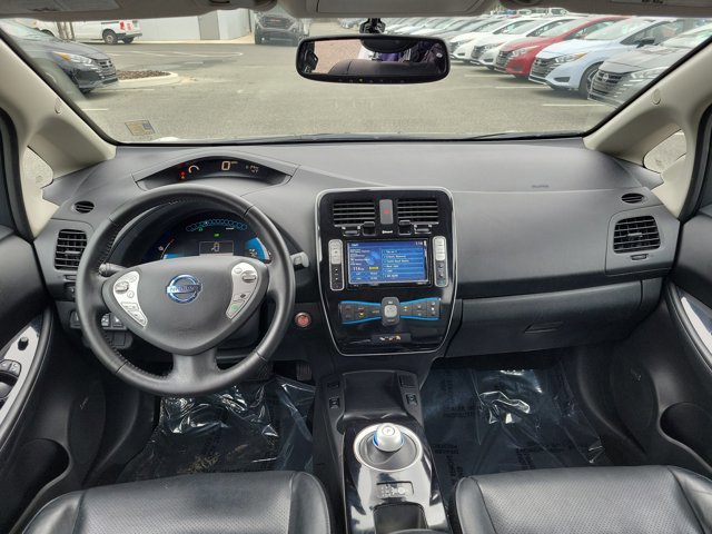 Used 2015 Nissan Leaf SL w/ Premium Package image 10