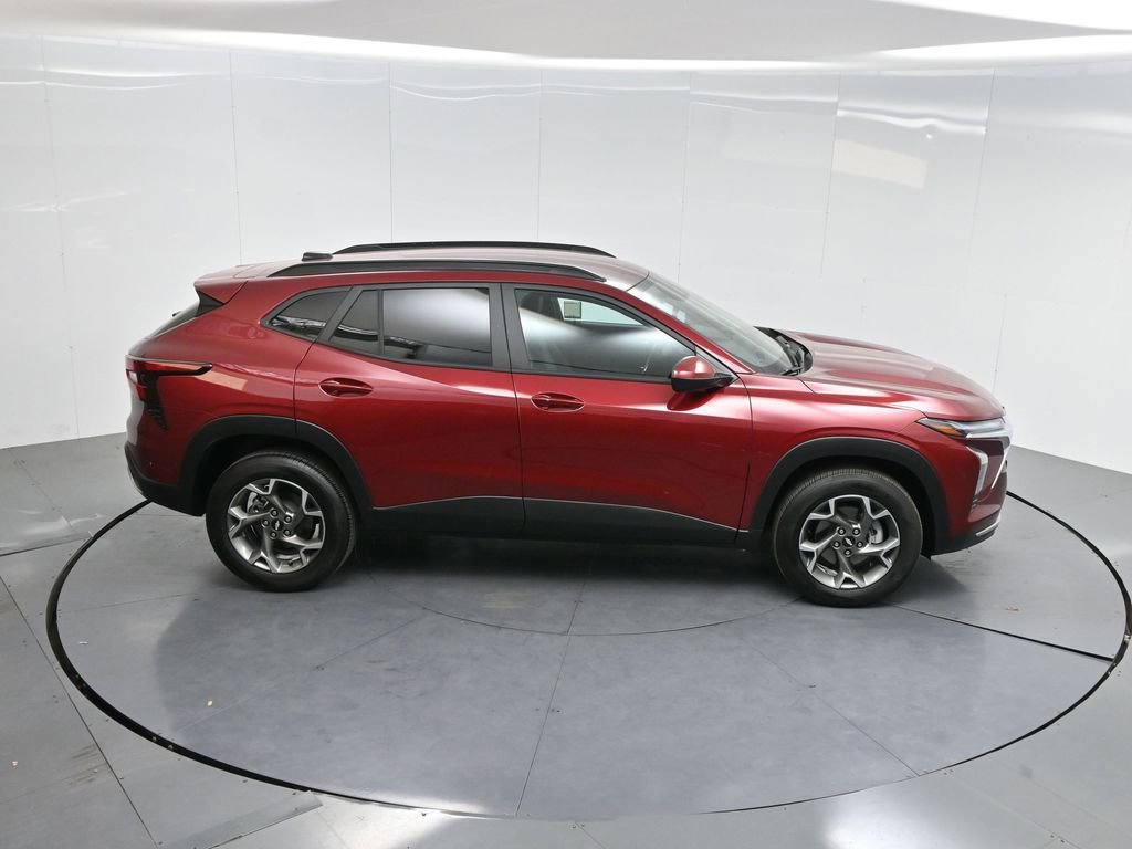 Used 2025 Chevrolet Trax LT w/ LT Convenience Package image 50