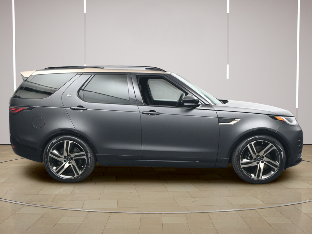 New 2026 Land Rover Discovery Limited Edition AWD/4WD image 24
